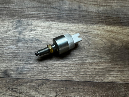 датчик педали тормоза CF3 CF4 CF5 CF6 CF7 CL1 CL2 CL3 CH9