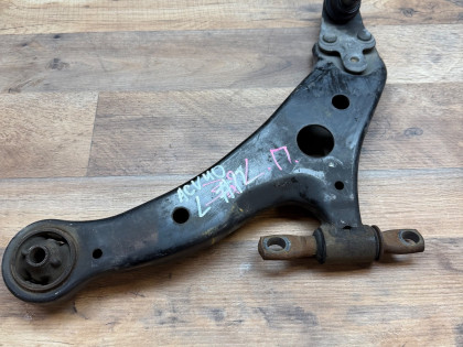 Рычаг передний левый ACV40