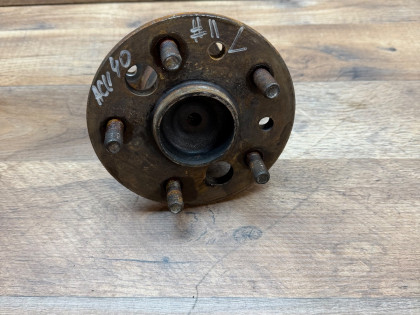 Ступица задняя левая ACV40