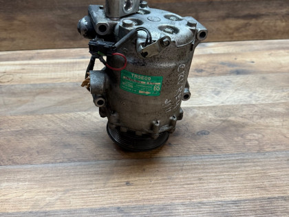 Компрессор кондиционера RE4