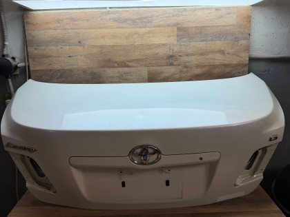 Крышка багажника ACV40