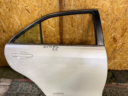 Дверь задняя правая ACV40