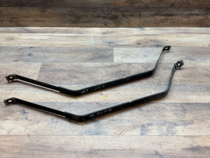 крепление бензобака