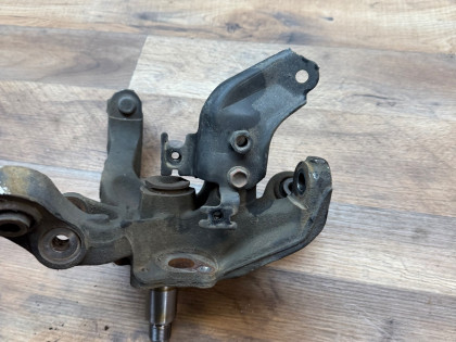 цапфа задняя левая