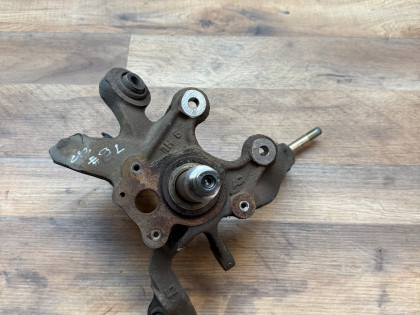 цапфа задняя левая