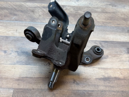 цапфа задняя левая