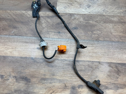 Датчик ABS передний правый