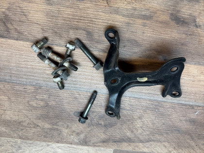 КРЕПЛЕНИЕ РУЛЕВОЙ РЕЙКИ