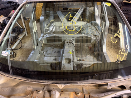 Стекло лобовое