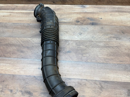 Патрубок воздушного фильтра