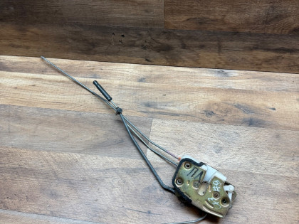 Замок двери передний левый