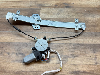 Стеклоподьемник передний правый