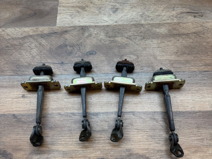 ограничители дверей