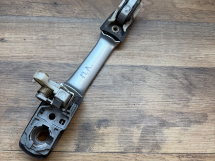 Ручка двери передняя левая