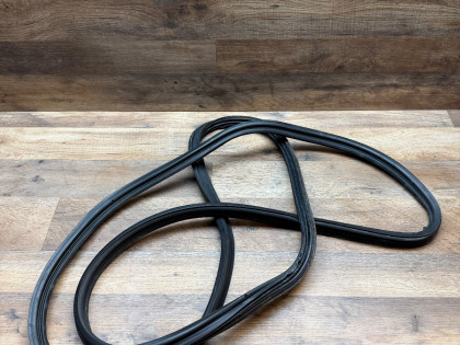 Уплотнитель багажника