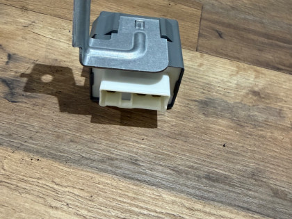 реле бензонасоса