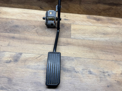 Педаль газа