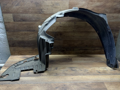 Подкрылок передний правый