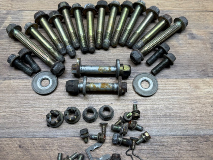 болты задней подвески