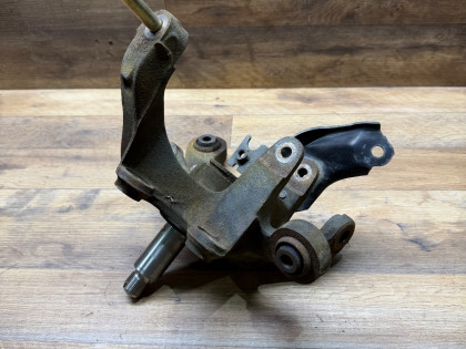 цапфа задняя правая