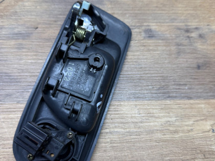 Ручка двери передняя правая