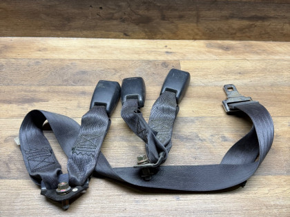 Ремни безопасности задние