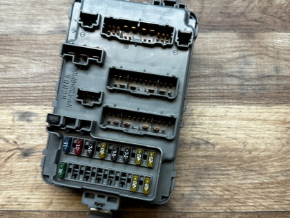 Блок предохранителей CF3 CF4 CF5 CF6 CF7 CL1 CL2 CL3 CH9
