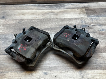 Суппорта передние CF3