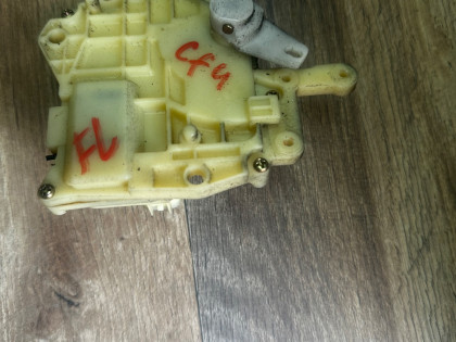 Замок двери передний левый cf3 cf4 cf5 cf6 cf7 cl1 cl2 cl3 ch9