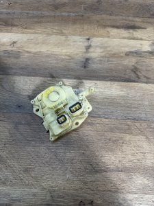 Замок двери акутатор передний правый HONDA ACCORD OEM 72115-S84-A11 CF3 CF4 CF5 CF6 CF7 CL1 CL2 CL3 CH9 2001